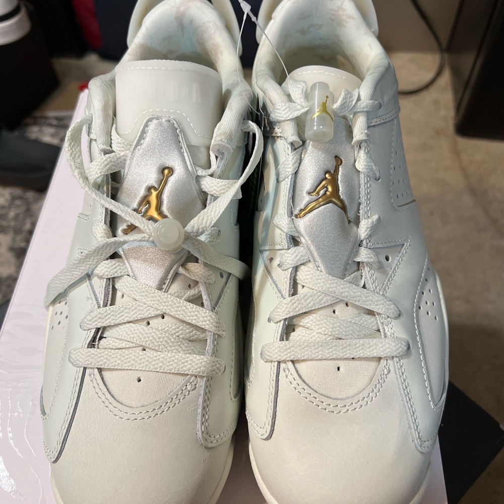 Jordan Retro 6 Low White and Gold Sneakers - Picture 5 of 5